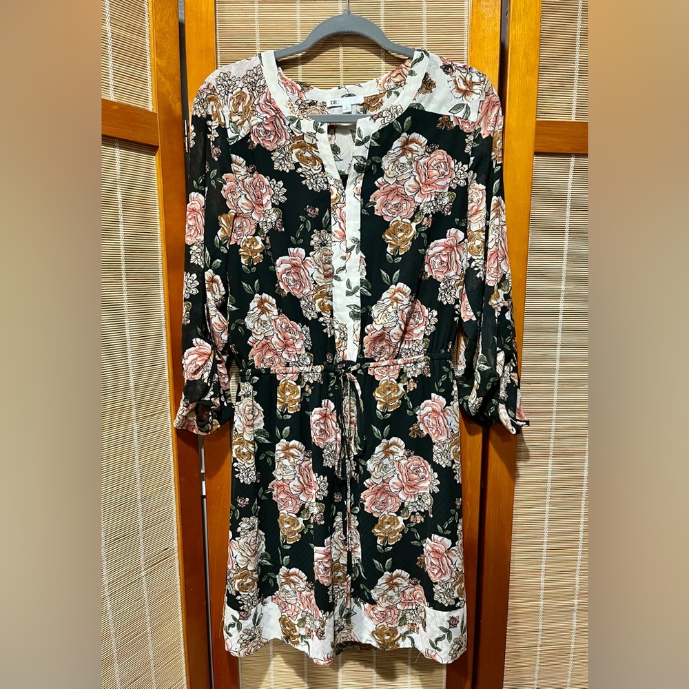 DR2 floral print dress with 3/4 sleeves, size Medium